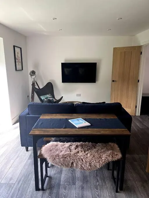 The Hideaway With Own Private Sunny Garden Apartment Bournemouth