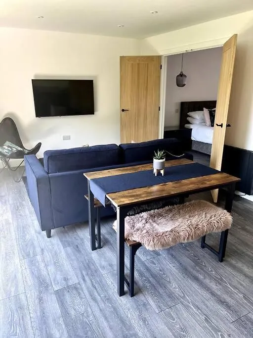 The Hideaway With Own Private Sunny Garden Apartment Bournemouth