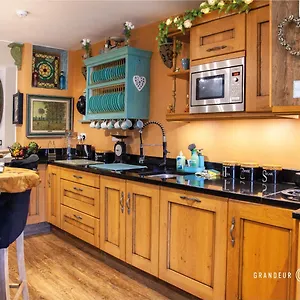 The Garden View By Grandeur Property , Bournemouth United Kingdom
